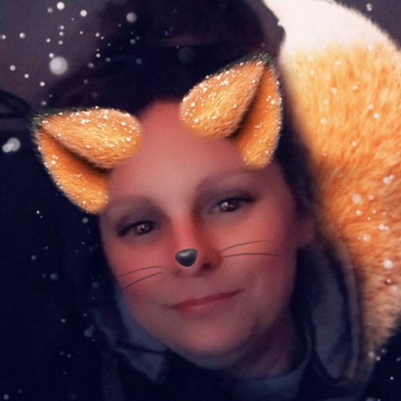 Meet your Posher, Elli - Picture 1 of 2